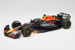 Oracle Red Bull Racing RB19 #1 M. Verstappen Winner Abu Dhabi GP 2023 Minichamps 1:18 110232301 Метал