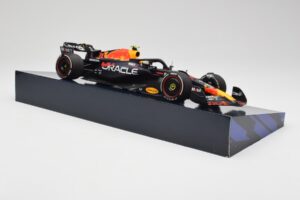 Red Bull Racing RB19 #11 S. Perez Winner Saudi Arabian GP 2023 Minichamps 1:18 113230111 Метал — снимка 4 от 6