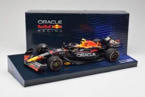 Red Bull Racing RB19 #11 S. Perez Winner Saudi Arabian GP 2023 Minichamps 1:18 113230111 Метал — снимка 6 от 6