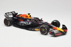 Oracle Red Bull Racing RB20 #1 M. Verstappen Winner Bahrain GP 2024 Minichamps 1:18 110240101 Метал — снимка 4 от 7