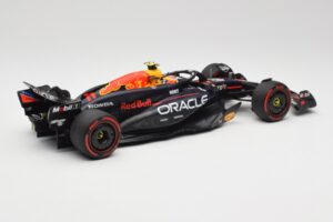Red Bull Racing RB20 #11 S. Perez Bahrain GP 2024 Minichamps 1:18 110240111 Метал — снимка 2 от 7