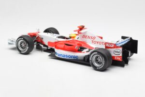 Panasonic Toyota Racing TF106 #8 R. Schumacher F1 2006 Minichamps 1:18 100060007 Метал — снимка 5 от 6