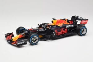 Red Bull Racing Honda RB16B #33 M. Verstappen Turkish GP 2nd Place 2021 Minichamps 1:18 110211633 Метал