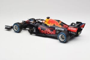 Red Bull Racing Honda RB16B #33 M. Verstappen Turkish GP 2nd Place 2021 Minichamps 1:18 110211633 Метал — снимка 5 от 7
