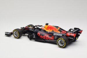 Red Bull Racing Honda RB16B #33 M. Verstappen Mexican GP Winner 2021 Minichamps 1:18 110211933 Смола — снимка 5 от 6