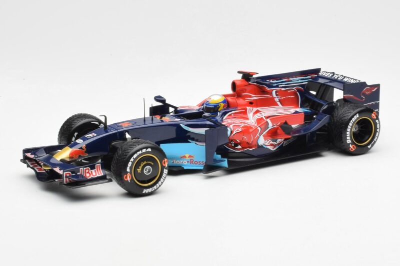 Red Bull Racing RB6 #6 M. Webber F1 Showcar 2010 Minichamps 1:18 150100076 Метал