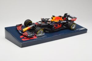 Red Bull Racing Honda RB16B #33 M. Verstappen Emilia Romagna GP 2021 Case Edition Minichamps 1:18 113210133 Смола — снимка 2 от 7