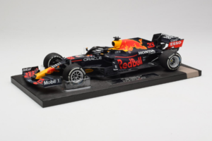 Red Bull Racing RB16B #33 M. Verstappen Monaco GP Winner 2021 Minichamps 1:18 113210533-R1 Смола — снимка 2 от 6