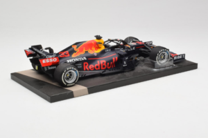 Red Bull Racing RB16B #33 M. Verstappen Monaco GP Winner 2021 Minichamps 1:18 113210533-R1 Смола — снимка 3 от 6