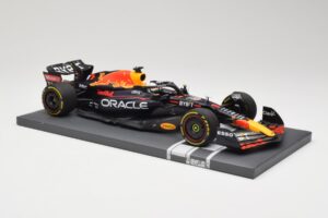 Oracle Red Bull Racing RB18 #33 M. Verstappen Belgian GP 2022 Minichamps 1:18 113221401 Смола — снимка 4 от 7