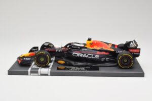 Oracle Red Bull Racing RB18 #33 M. Verstappen Belgian GP 2022 Minichamps 1:18 113221401 Смола