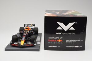 Oracle Red Bull Racing RB18 #33 M. Verstappen Belgian GP 2022 Minichamps 1:18 113221401 Смола — снимка 6 от 7