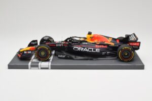 Oracle Red Bull Racing RB18 #33 M. Verstappen Mexican GP 2022 Minichamps 1:18 113222001 Смола