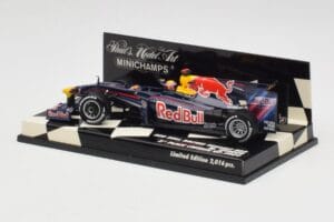 Red Bull Racing Renault RB5 #14 M. Webber Race Car 2009 Minichamps 1:43 400090114 Метал — снимка 3 от 5