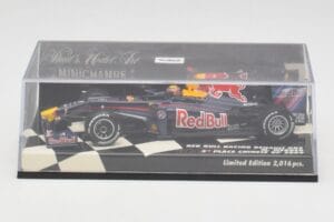 Red Bull Racing Renault RB5 #14 M. Webber Race Car 2009 Minichamps 1:43 400090114 Метал — снимка 5 от 5