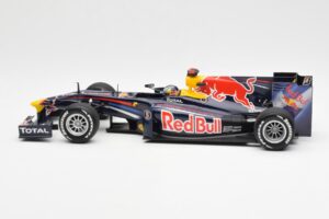 Red Bull Racing Renault RB5 #5 S. Vettel Showcar 2010 Minichamps 1:18 153100175 Метал — снимка 3 от 6