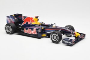 Red Bull Racing Renault RB5 #5 S. Vettel Showcar 2010 Minichamps 1:18 153100175 Метал — снимка 4 от 6