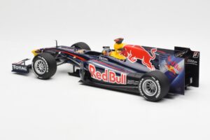 Red Bull Racing Renault RB5 #5 S. Vettel Showcar 2010 Minichamps 1:18 153100175 Метал — снимка 5 от 6