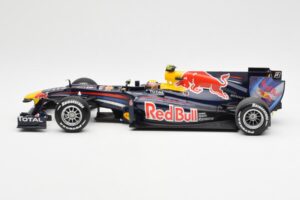 Red Bull Racing Renault RB6 #6 M. Webber F1 2010 Minichamps 1:18 110100006 Метал — снимка 3 от 6