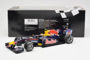Red Bull Racing Renault RB6 #6 M. Webber F1 2010 Minichamps 1:18 110100006 Метал — снимка 6 от 6