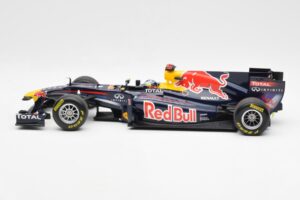 Red Bull Racing Renault RB6 #5 S. Vettel F1 World Champion 2010 Minichamps 1:18 110100005 Метал — снимка 3 от 6