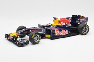 Red Bull Racing Renault RB6 #5 S. Vettel F1 World Champion 2010 Minichamps 1:18 110100005 Метал