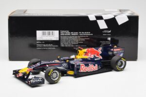 Red Bull Racing Renault RB6 #5 S. Vettel F1 World Champion 2010 Minichamps 1:18 110100005 Метал — снимка 6 от 6