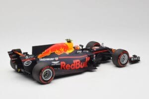 Red Bull Racing RB13 Tag Heuer #33 M. Verstappen Australian GP 2017 Minichamps 1:18 110170033 Смола — снимка 2 от 7