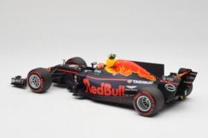 Red Bull Racing RB13 Tag Heuer #33 M. Verstappen Australian GP 2017 Minichamps 1:18 110170033 Смола — снимка 5 от 7
