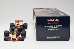 Red Bull Racing RB13 Tag Heuer #33 M. Verstappen Australian GP 2017 Minichamps 1:18 110170033 Смола — снимка 6 от 7