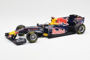 Red Bull Racing Renault RB7 #1 S. Vettel F1 World Champion Showcar 2011 Minichamps 1:18 113110271 Метал