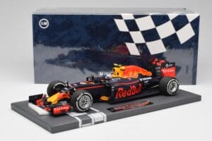 Red Bull RB12 #33 M. Verstappen Spain GP Winner 2016 Minichamps 1:18 117160333 Метал — снимка 6 от 7