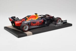 Red Bull RB15 #33 M. Verstappen Brazil GP Winner 2019 Minichamps 1:18 113191933 Метал — снимка 3 от 7