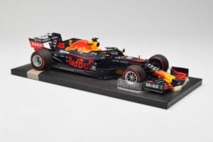 Red Bull RB15 #33 M. Verstappen Brazil GP Winner 2019 Minichamps 1:18 113191933 Метал — снимка 4 от 7