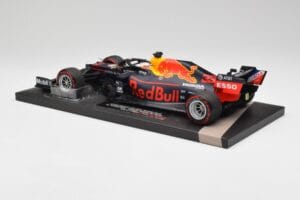 Red Bull RB15 #33 M. Verstappen Brazil GP Winner 2019 Minichamps 1:18 113191933 Метал — снимка 5 от 7