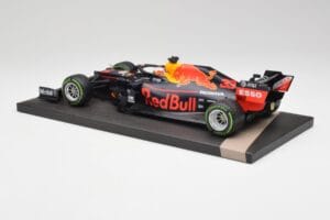 Red Bull RB15 #33 M. Verstappen German GP Winner Wet 2019 Minichamps 1:18 113191133 Метал — снимка 5 от 7