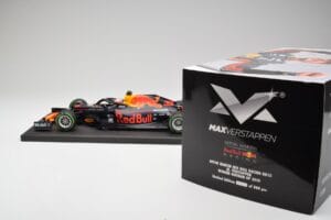 Red Bull RB15 #33 M. Verstappen German GP Winner Wet 2019 Minichamps 1:18 113191133 Метал — снимка 7 от 7
