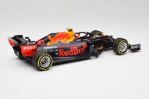 Red Bull RB15 #10 P. Gasly F1 2019 Minichamps 1:18 110190010 Метал — снимка 2 от 7