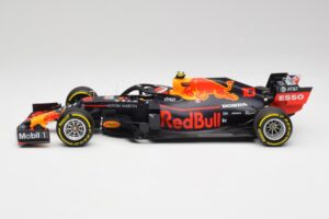 Red Bull RB15 #10 P. Gasly F1 2019 Minichamps 1:18 110190010 Метал — снимка 3 от 7