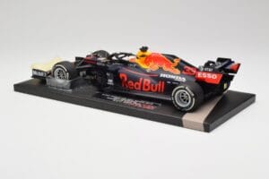 Red Bull RB16 #33 M. Verstappen Abu Dhabi GP Winner 2020 Minichamps 1:18 113201733 Метал — снимка 5 от 6