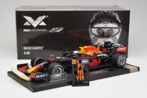 Red Bull RB16 #33 M. Verstappen Abu Dhabi GP Winner 2020 Minichamps 1:18 113201733 Метал — снимка 6 от 6