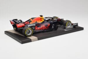 Red Bull RB16B #33 M. Verstappen France GP Winner 2021 Minichamps 1:18 113210833 Метал — снимка 3 от 7