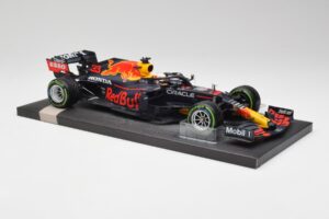 Red Bull RB16B #33 M. Verstappen Emilia Romagna GP Winner 2021 Minichamps 1:18 113210233T Метал — снимка 4 от 6
