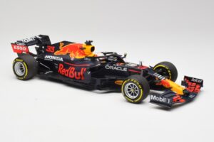 Red Bull RB16B #33 M. Verstappen Emilia Romagna GP Winner Mid Race Tyres 2021 Minichamps 1:18 110210133 Метал — снимка 4 от 7