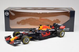 Red Bull RB16B #33 M. Verstappen Emilia Romagna GP Winner Mid Race Tyres 2021 Minichamps 1:18 110210133 Метал — снимка 6 от 7