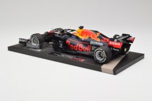 Red Bull RB16B #33 M. Verstappen Styrian & Austrian GP Winner 2021 Minichamps 1:18 113210933 Метал — снимка 5 от 6
