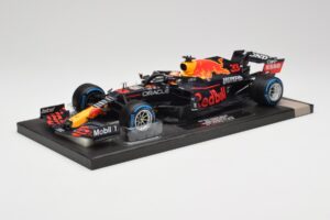 Red Bull RB16B #33 M. Verstappen Belgian GP 2021 Winner Minichamps 1:18 113211333 Смола — снимка 2 от 7
