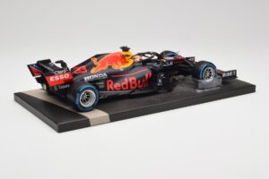 Red Bull RB16B #33 M. Verstappen Belgian GP 2021 Winner Minichamps 1:18 113211333 Смола — снимка 3 от 7