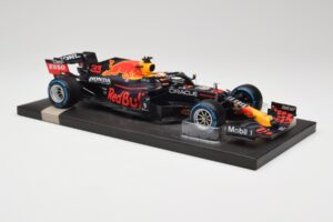 Red Bull RB16B #33 M. Verstappen Belgian GP 2021 Winner Minichamps 1:18 113211333 Смола — снимка 4 от 7