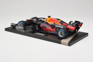 Red Bull RB16B #33 M. Verstappen Belgian GP 2021 Winner Minichamps 1:18 113211333 Смола — снимка 5 от 7